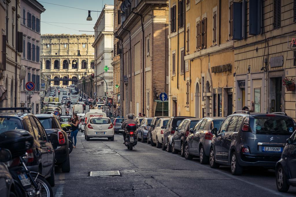 Via Dei Serpenti Apartment Rome
